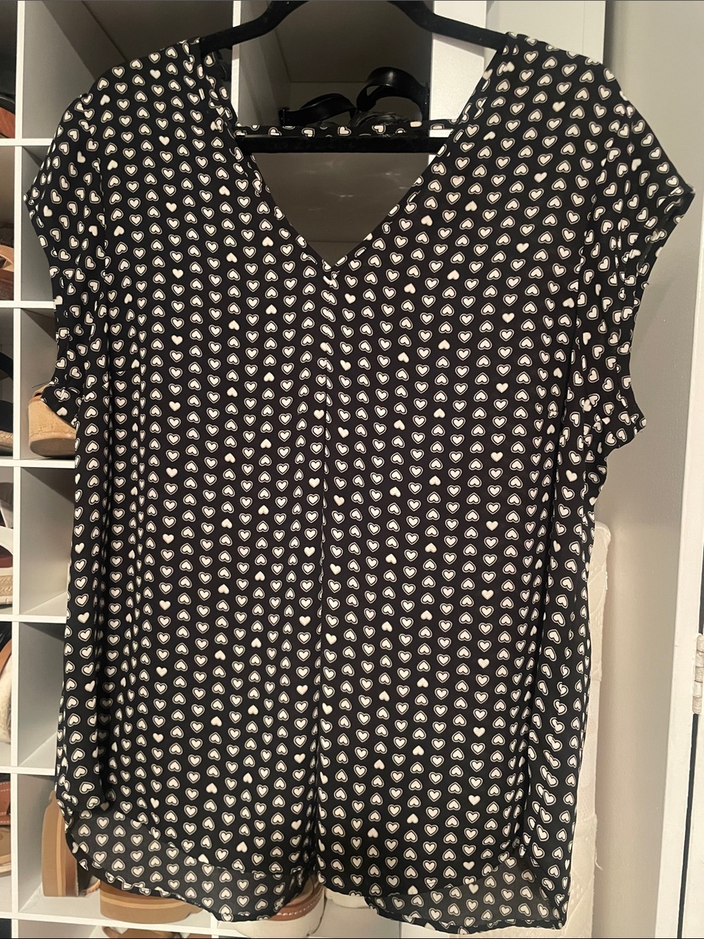 DR2 Black Heart-Print V-Neck Women's Top